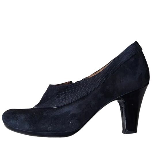 Clarks Shoes - Clarks Artisan Collection SZ 6 Society Ascot Black Suede Comfort Kitten Heels
